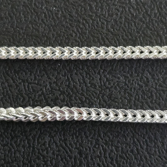 Silver Chain - Gold Finger