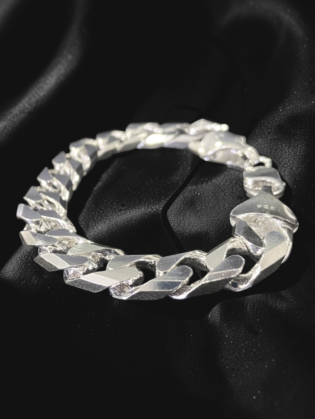 8 Cut Curb Bracelet
