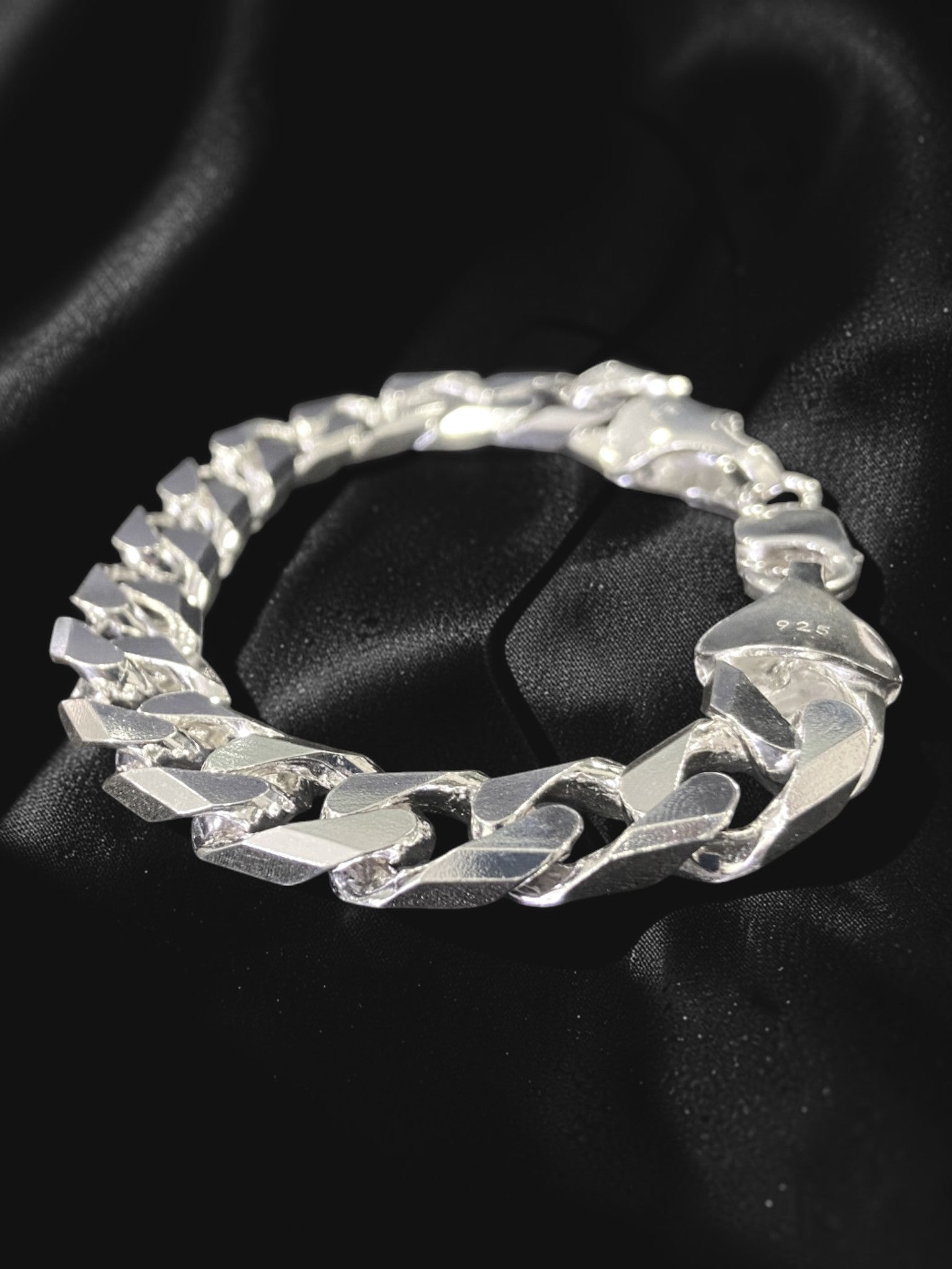8 Cut Curb Bracelet